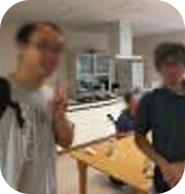 働く場所を一緒に探します。就職先が決まった後も安心して働けるようにフォローをしていきます。